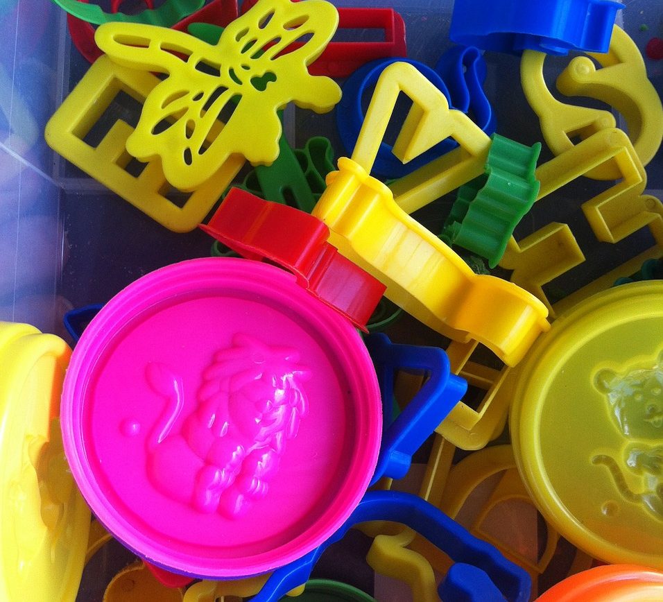 Playing With Playdough Outside For Less Mess And More Sensory