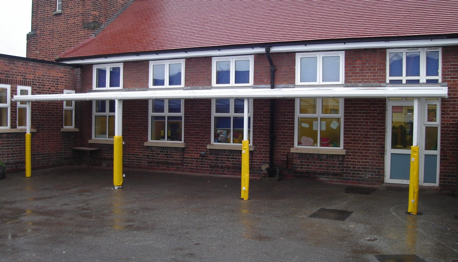 Roding Primary School – 1st Wall Mounted Canopy Installation